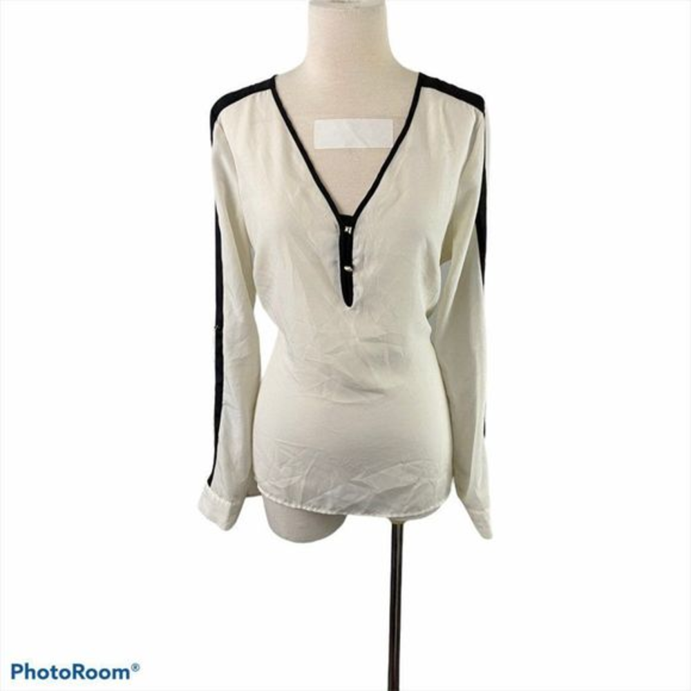 🌿4/$35🌿 COMO BLACK White & Black‎ Blouse